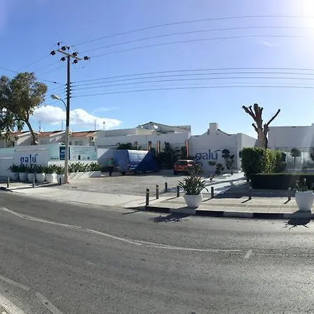Lägenhet Ambruzzo Beach Larnaca